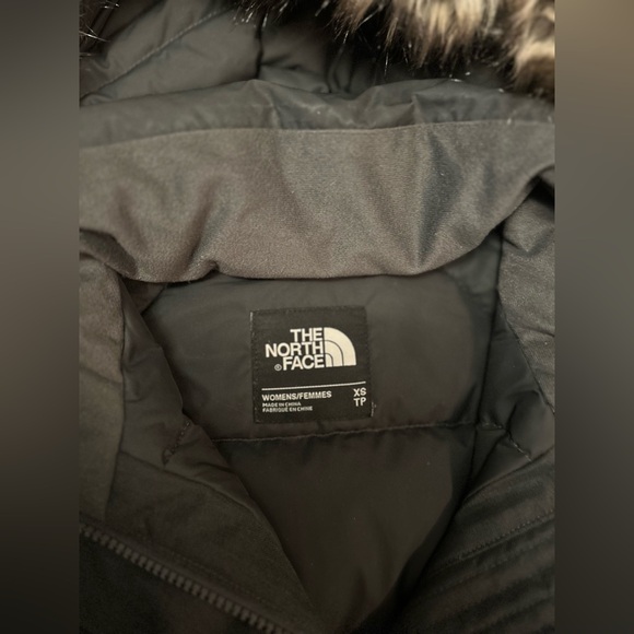 The North Face Women’s Winter Parka XS - Picture 2 of 3